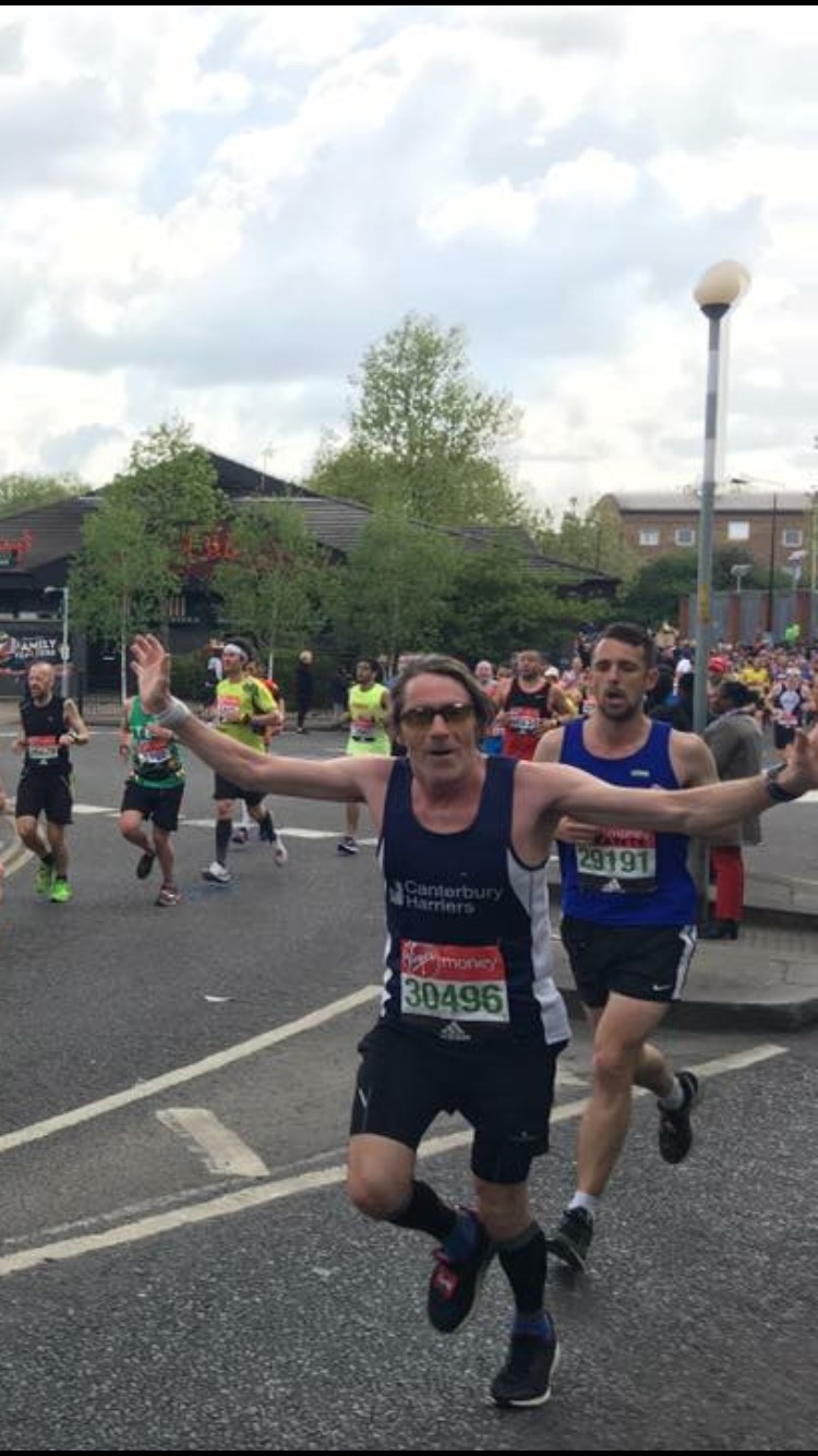 You are currently viewing Jolly Day Out For Harriers At London Marathon